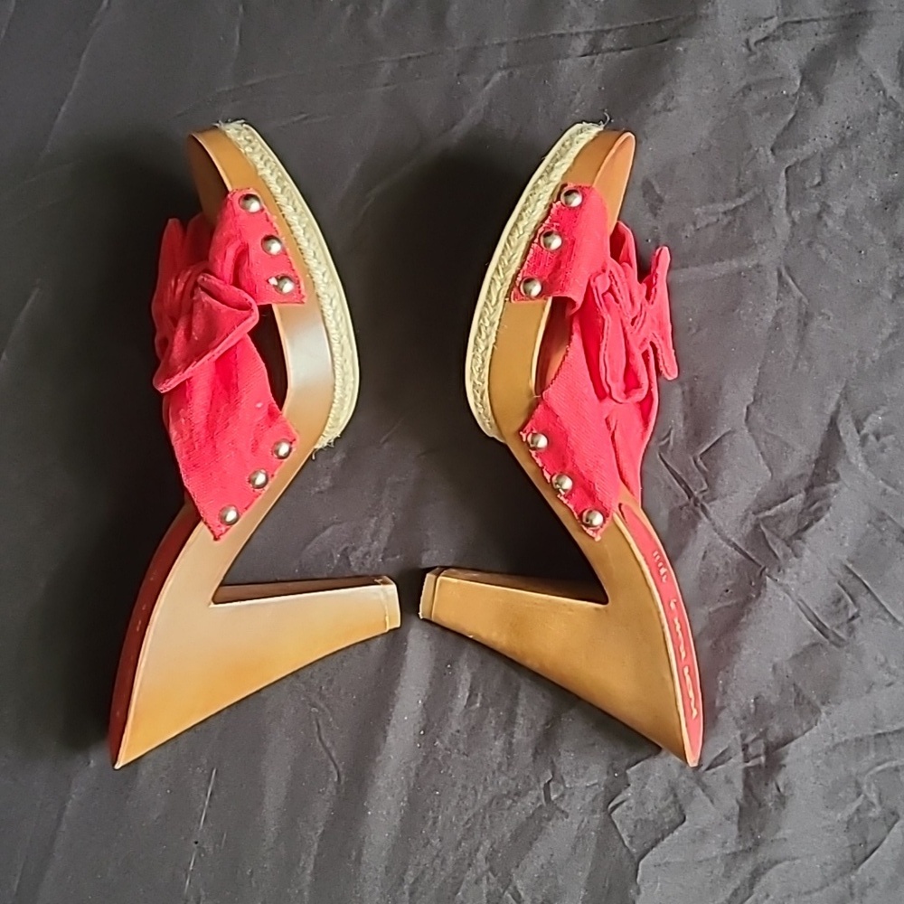 Kensie Girl Red and Tan Heels with Decorative Bow - Picture 3 of 5